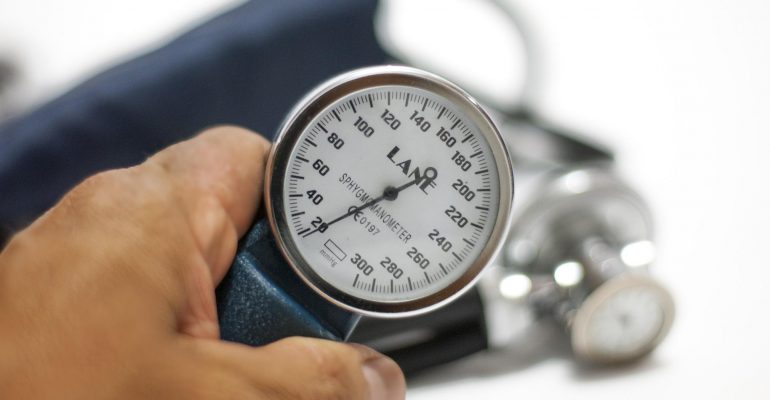 blood-pressure-monitor-gff7179133_1920